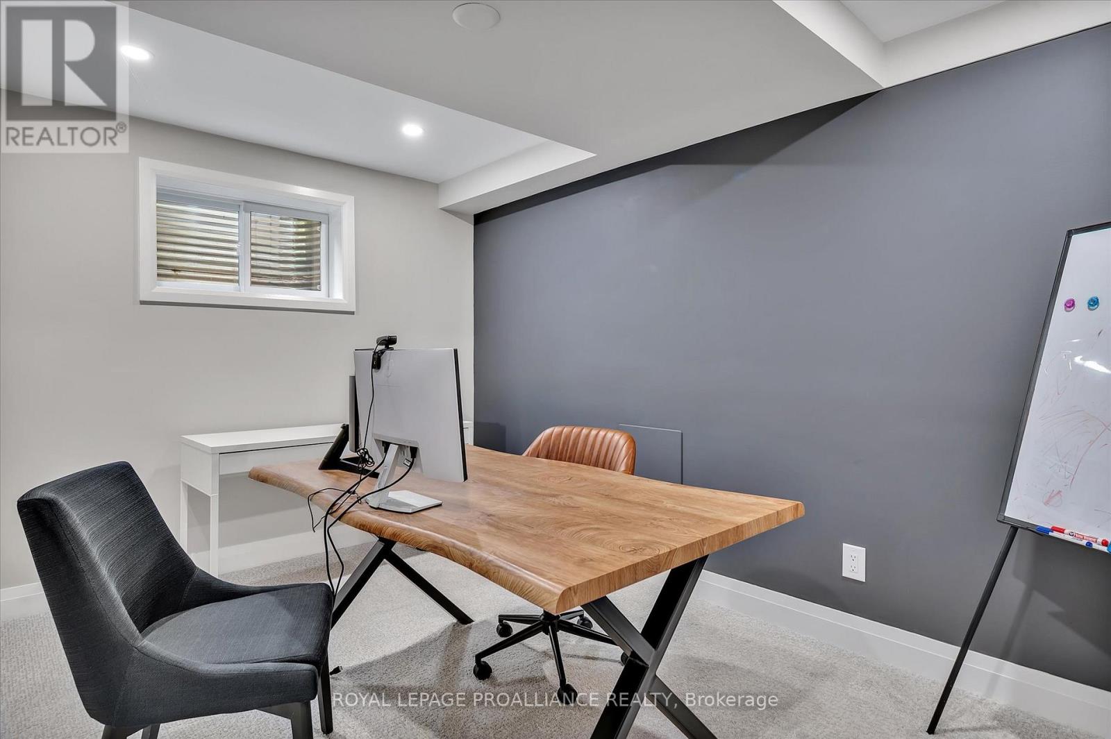 2112 Lorraine Drive, Peterborough North (University Heights), Ontario  K9L 1X4 - Photo 43 - X12223325