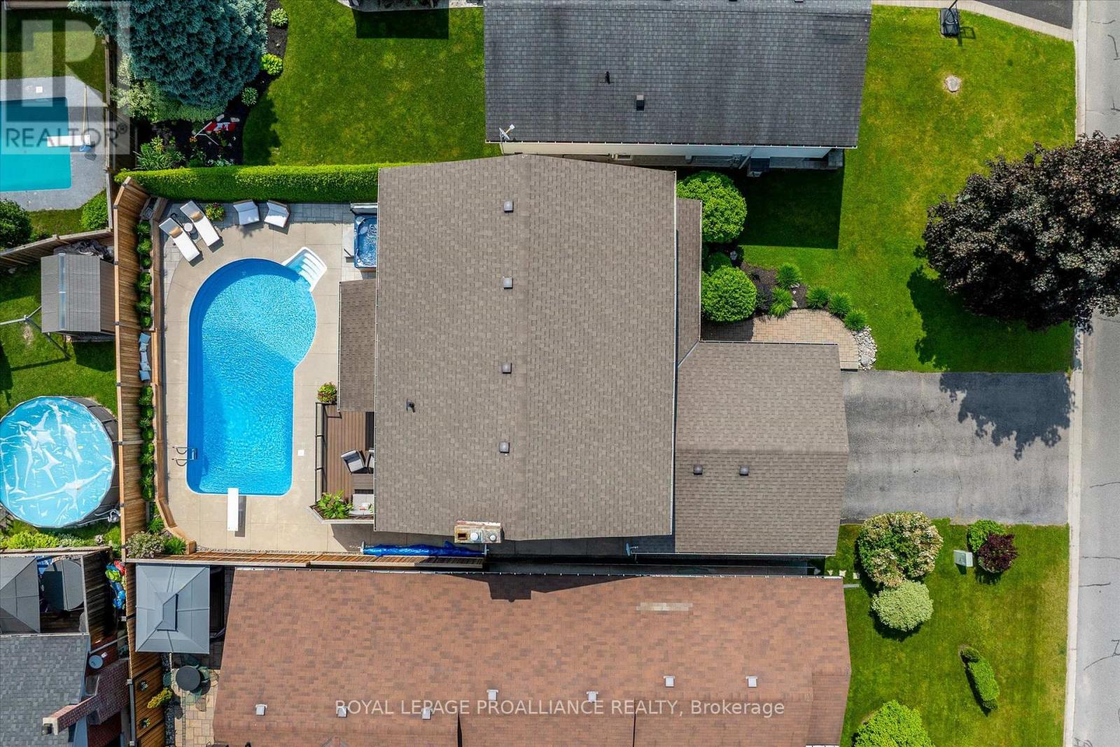 2112 Lorraine Drive, Peterborough North (University Heights), Ontario  K9L 1X4 - Photo 47 - X12223325