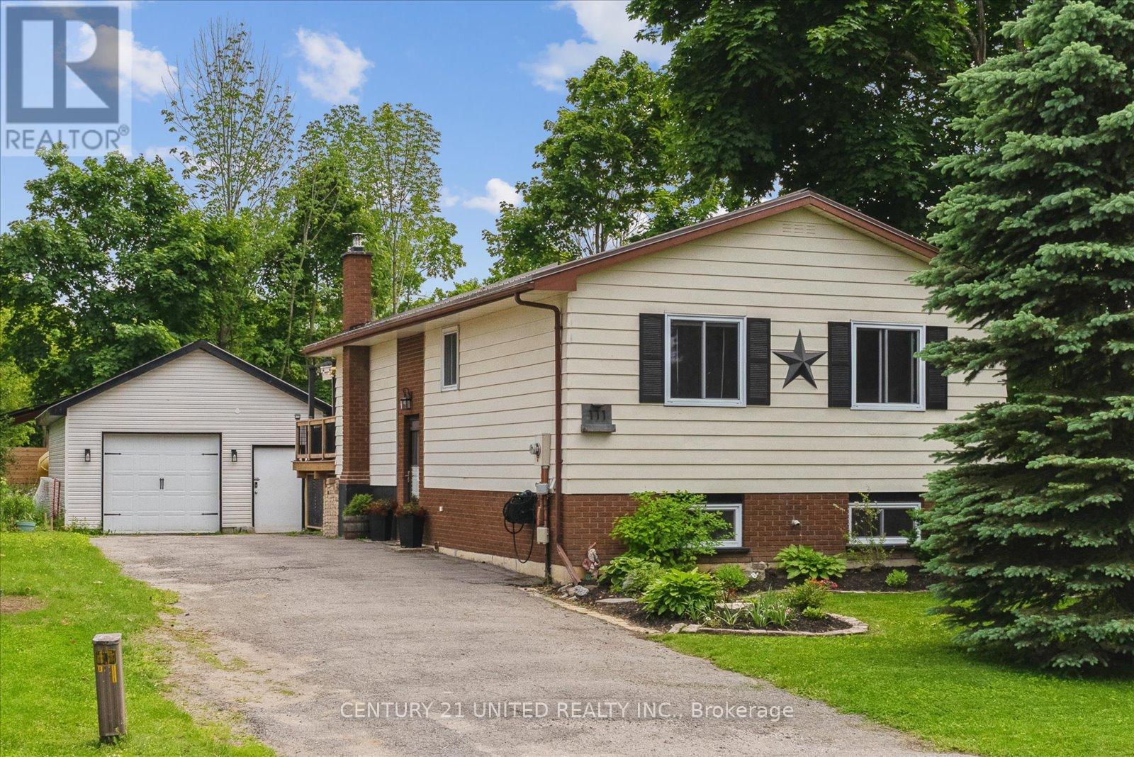 111 ALBERT STREET, selwyn, Ontario