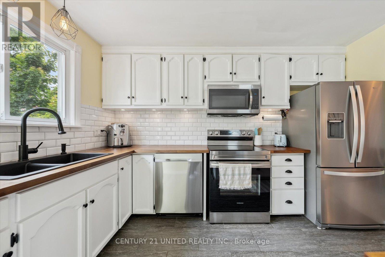 111 Albert Street, Selwyn, Ontario  K0L 2H0 - Photo 11 - X12223351