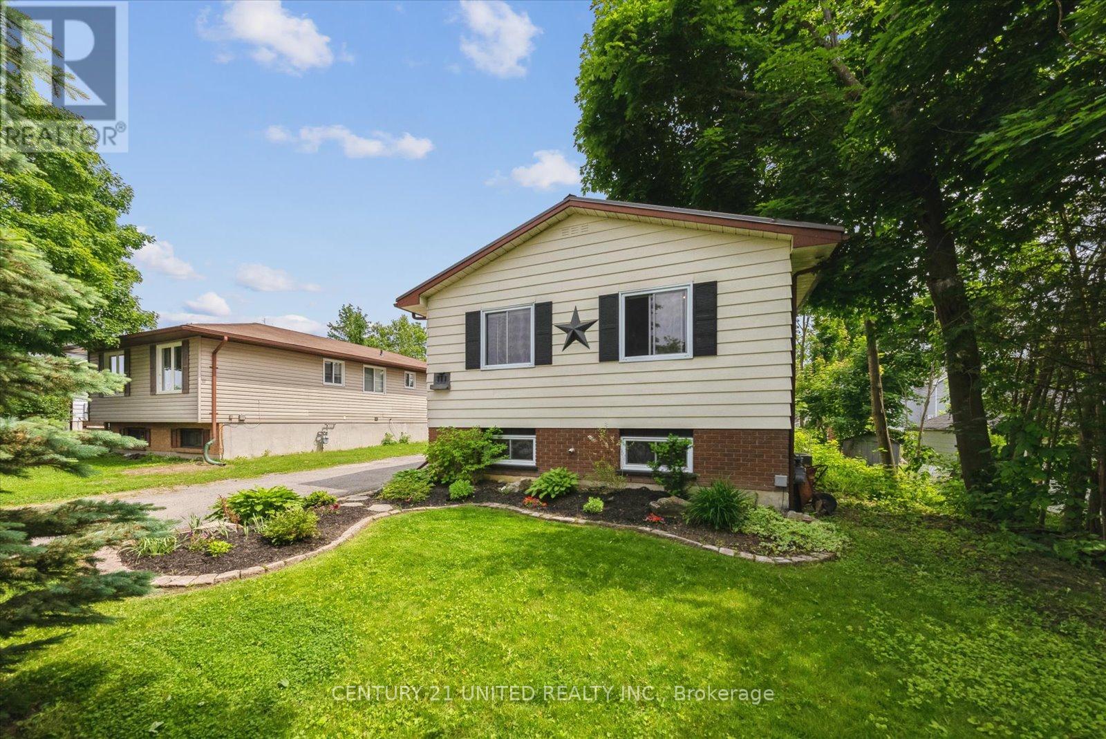 111 Albert Street, Selwyn, Ontario  K0L 2H0 - Photo 5 - X12223351