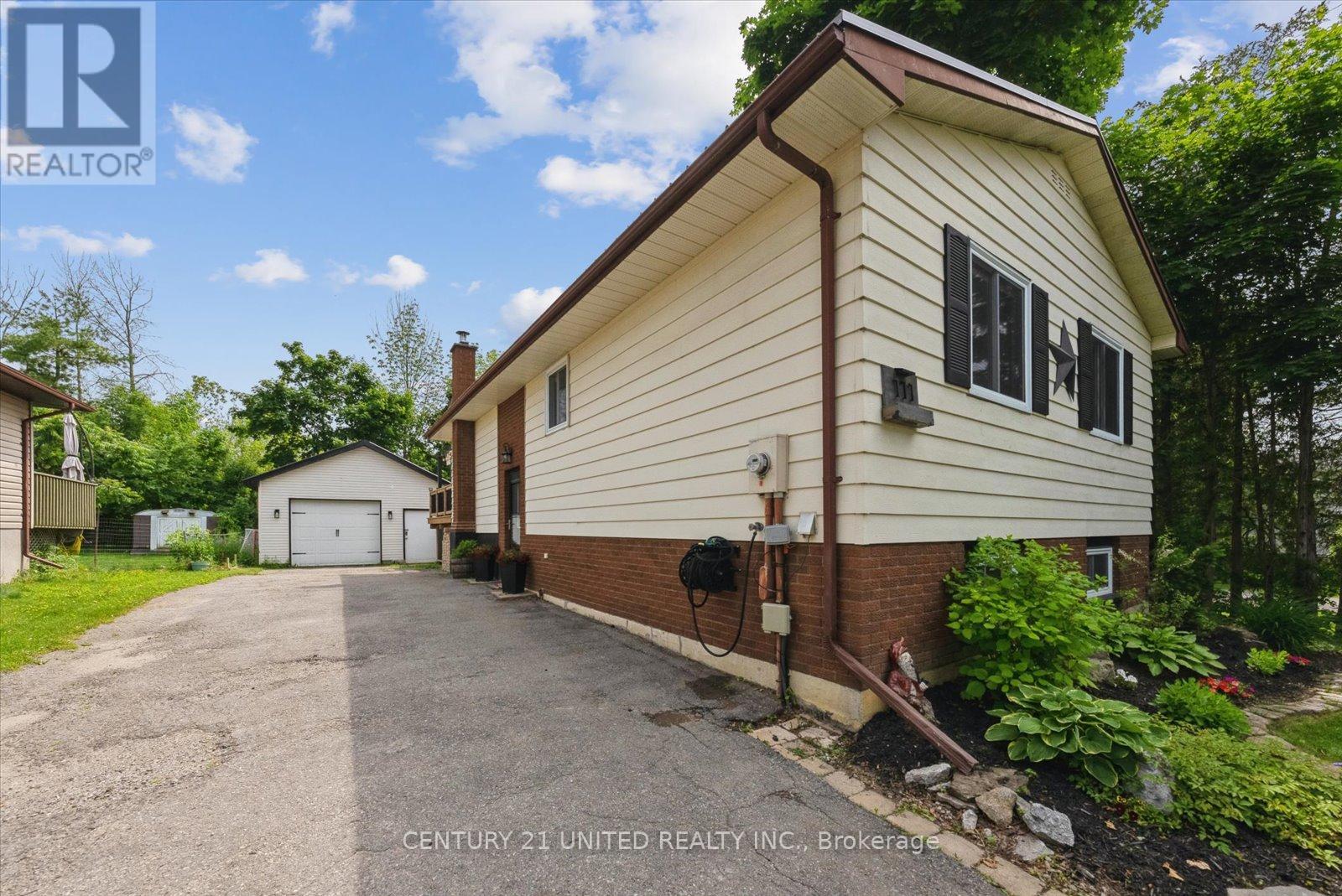 111 Albert Street, Selwyn, Ontario  K0L 2H0 - Photo 6 - X12223351