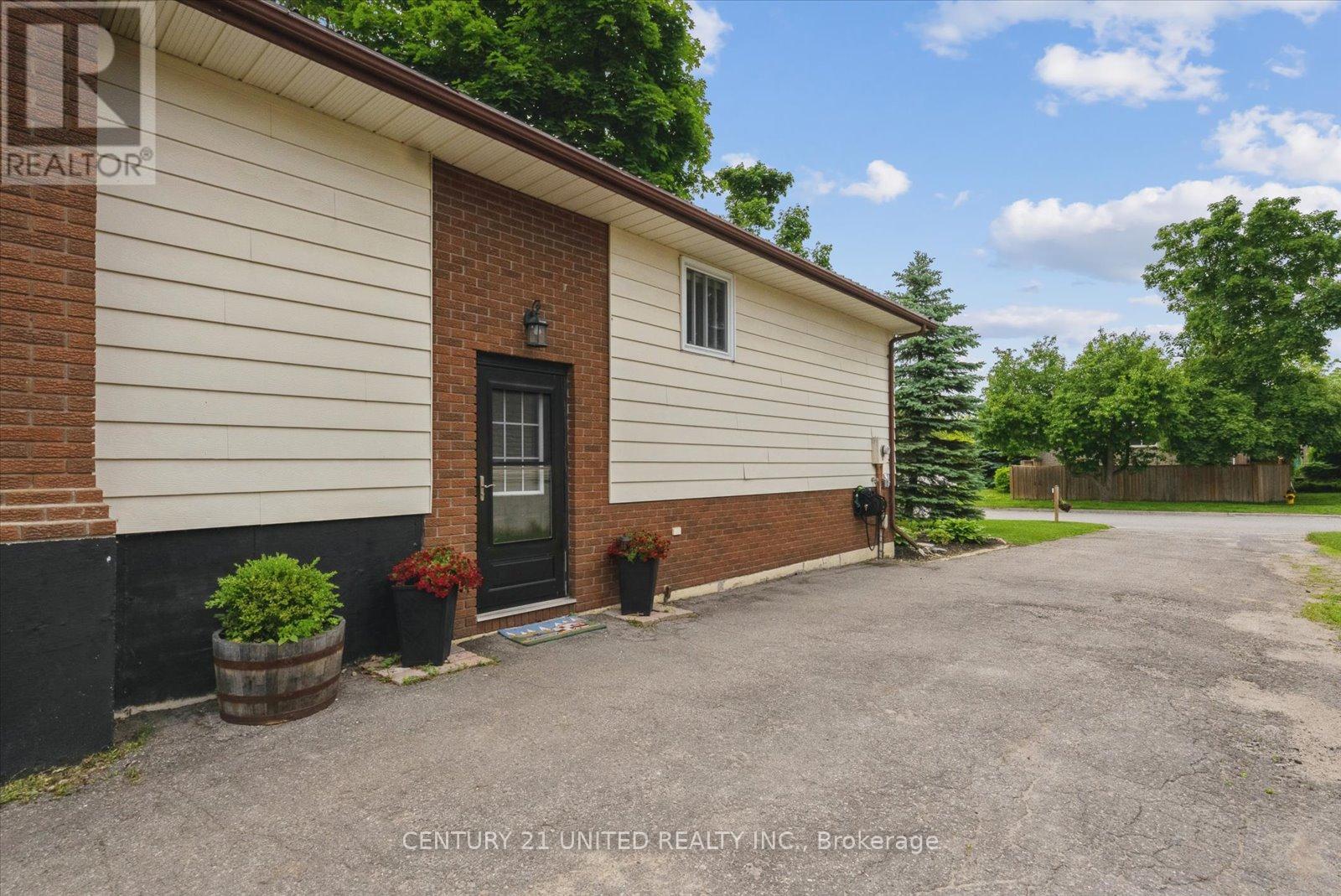 111 Albert Street, Selwyn, Ontario  K0L 2H0 - Photo 7 - X12223351