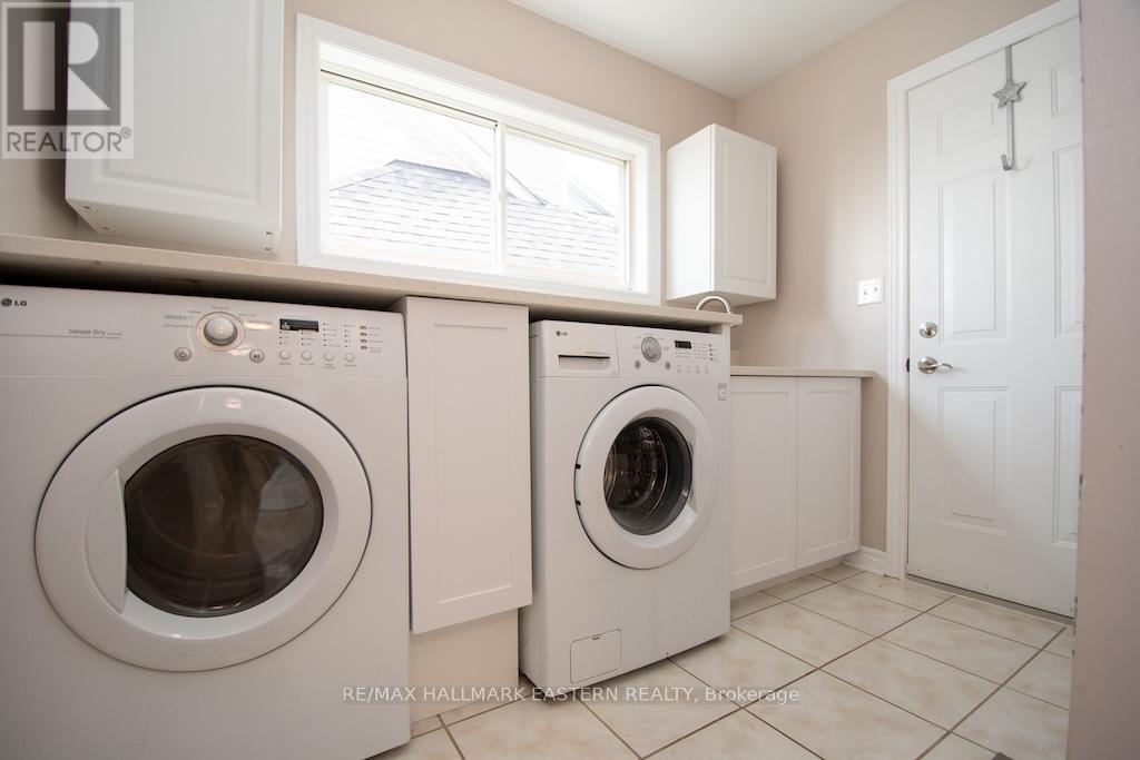 962 Baker Street, Peterborough North (North), Ontario  K9H 7P7 - Photo 13 - X12223504