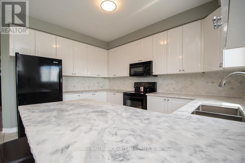 962 Baker Street, Peterborough North (North), Ontario  K9H 7P7 - Photo 8 - X12223504