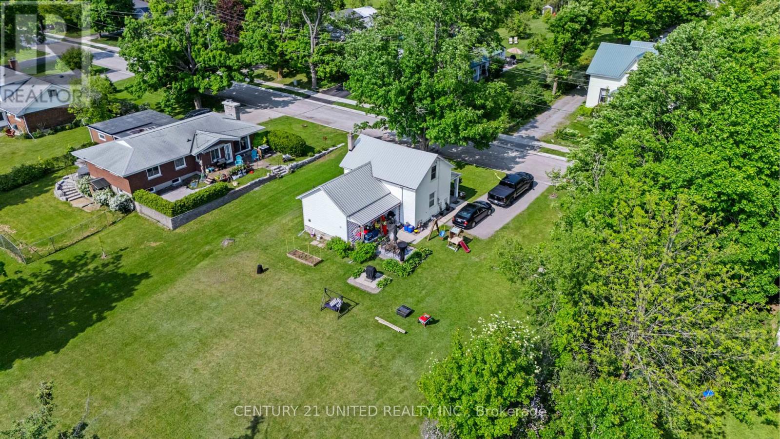 27 Prospect Street, Selwyn, Ontario  K0L 2H0 - Photo 2 - X12223527
