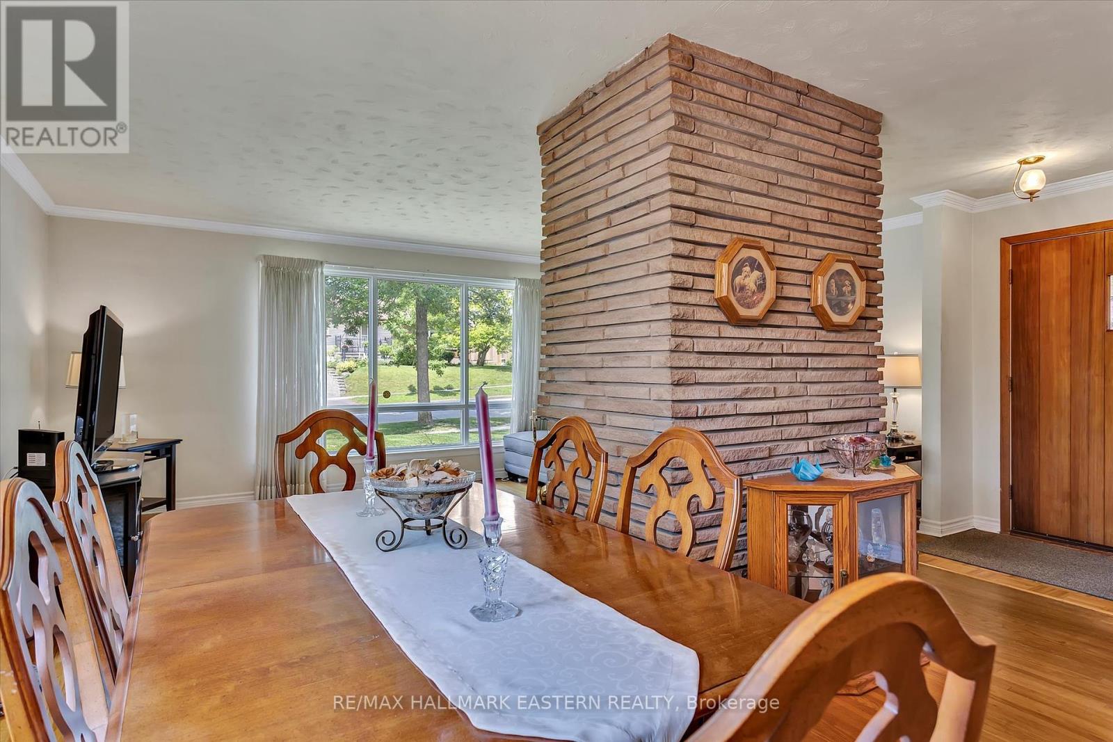1263 Algonquin Boulevard, Peterborough North (Central), Ontario  K9H 6N1 - Photo 11 - X12223554