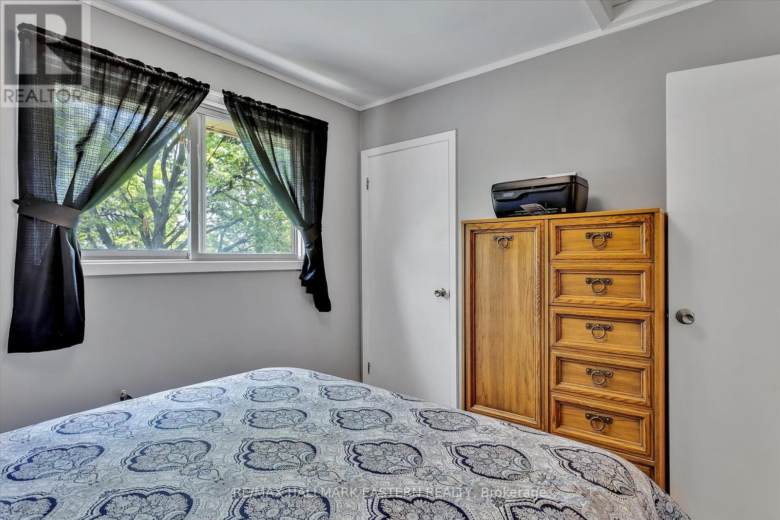 1263 Algonquin Boulevard, Peterborough North (Central), Ontario  K9H 6N1 - Photo 21 - X12223554