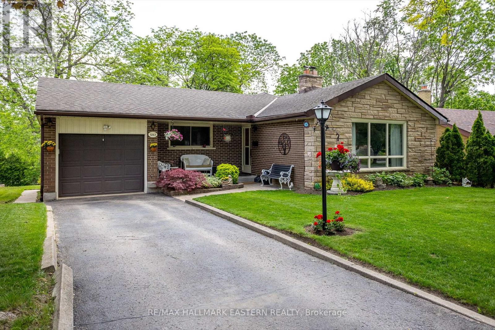 1263 Algonquin Boulevard, Peterborough North (Central), Ontario  K9H 6N1 - Photo 3 - X12223554