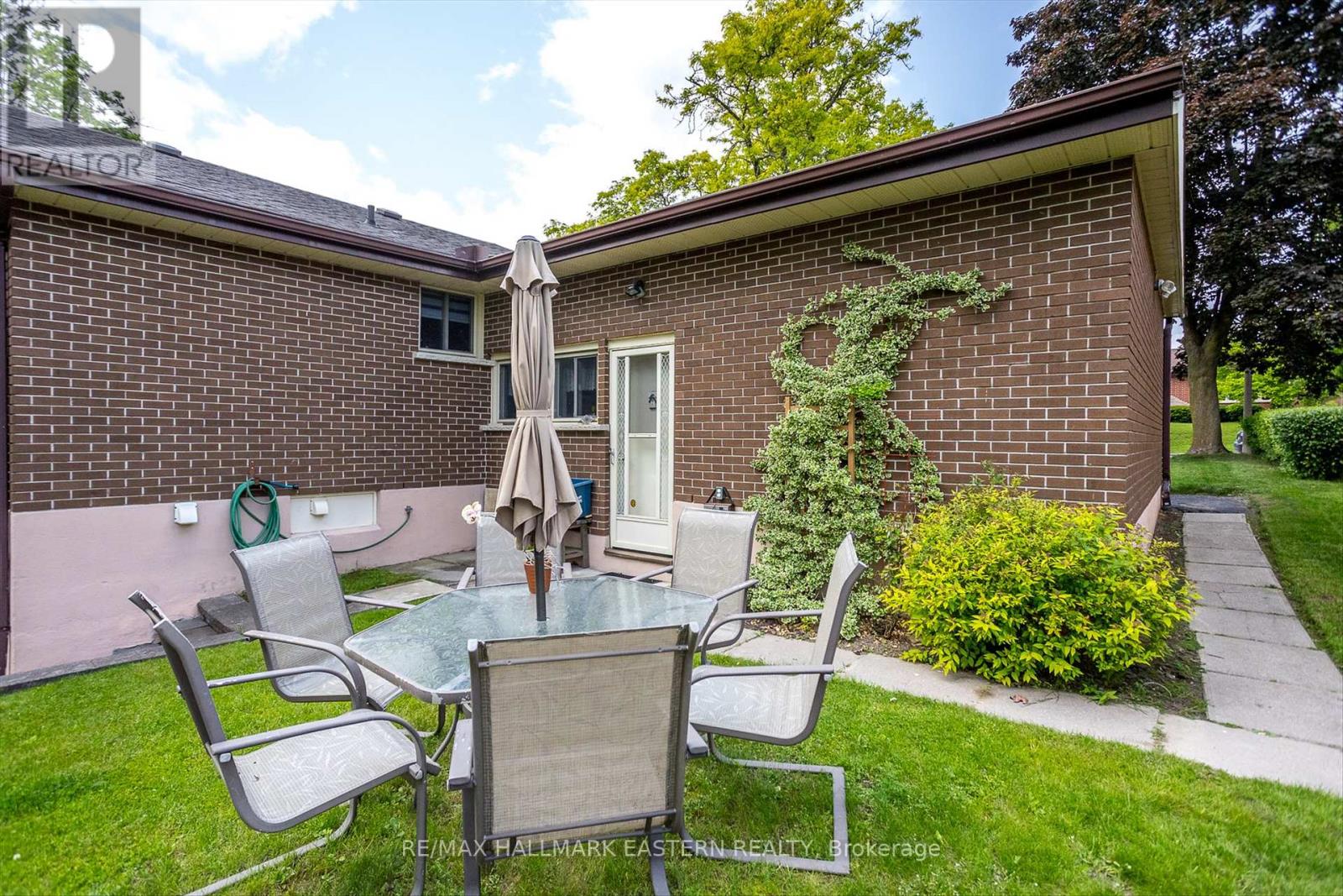 1263 Algonquin Boulevard, Peterborough North (Central), Ontario  K9H 6N1 - Photo 41 - X12223554