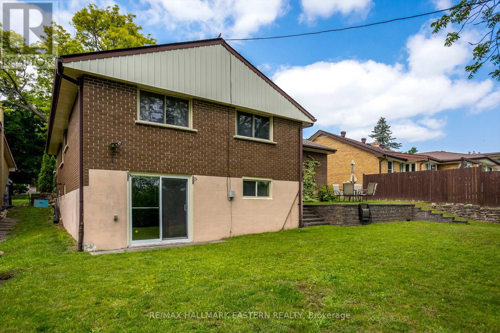 1263 Algonquin Boulevard, Peterborough North (Central), Ontario  K9H 6N1 - Photo 43 - X12223554