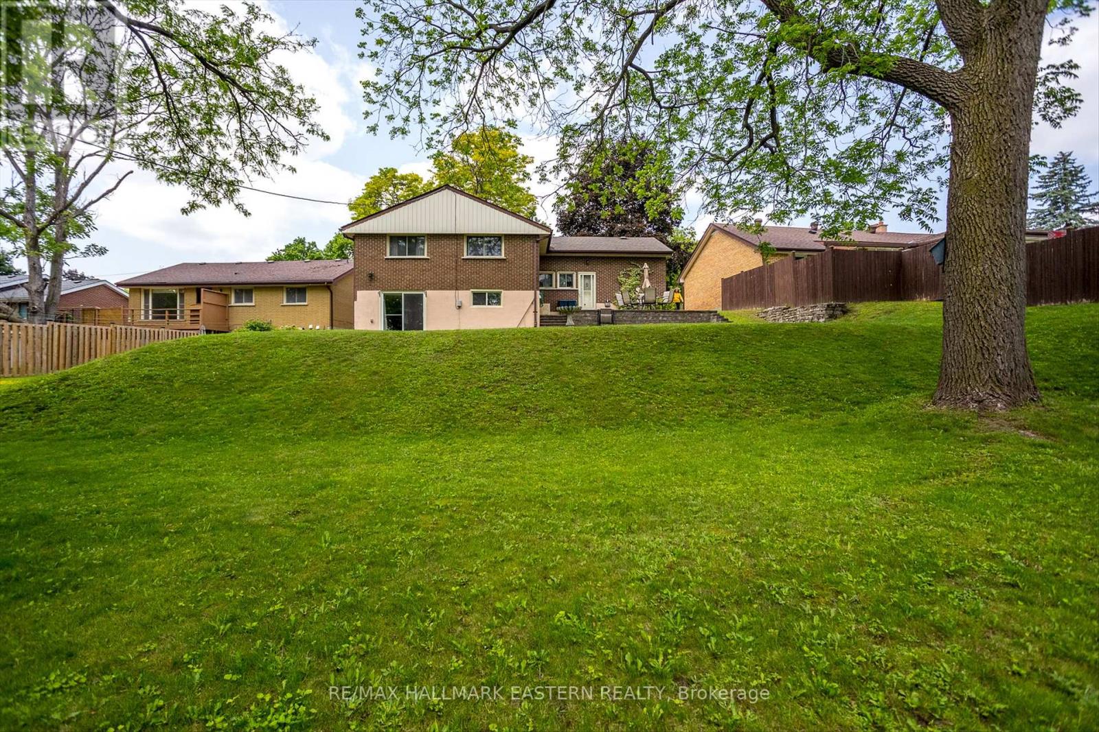 1263 Algonquin Boulevard, Peterborough North (Central), Ontario  K9H 6N1 - Photo 46 - X12223554