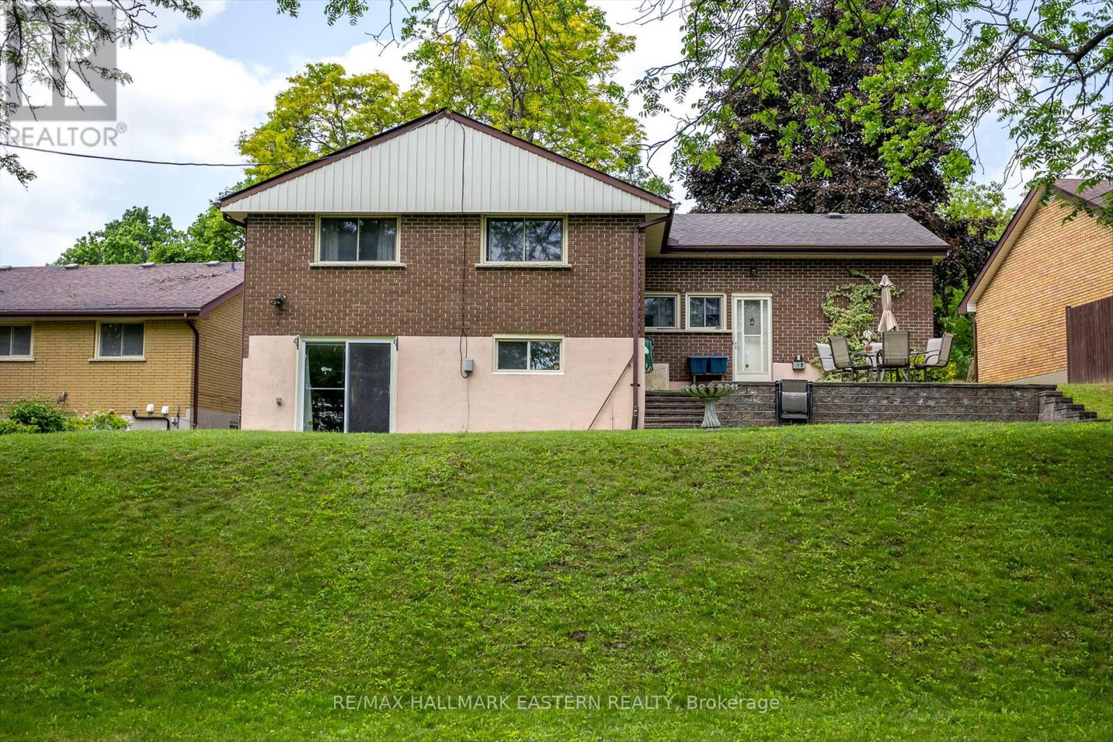 1263 Algonquin Boulevard, Peterborough North (Central), Ontario  K9H 6N1 - Photo 47 - X12223554