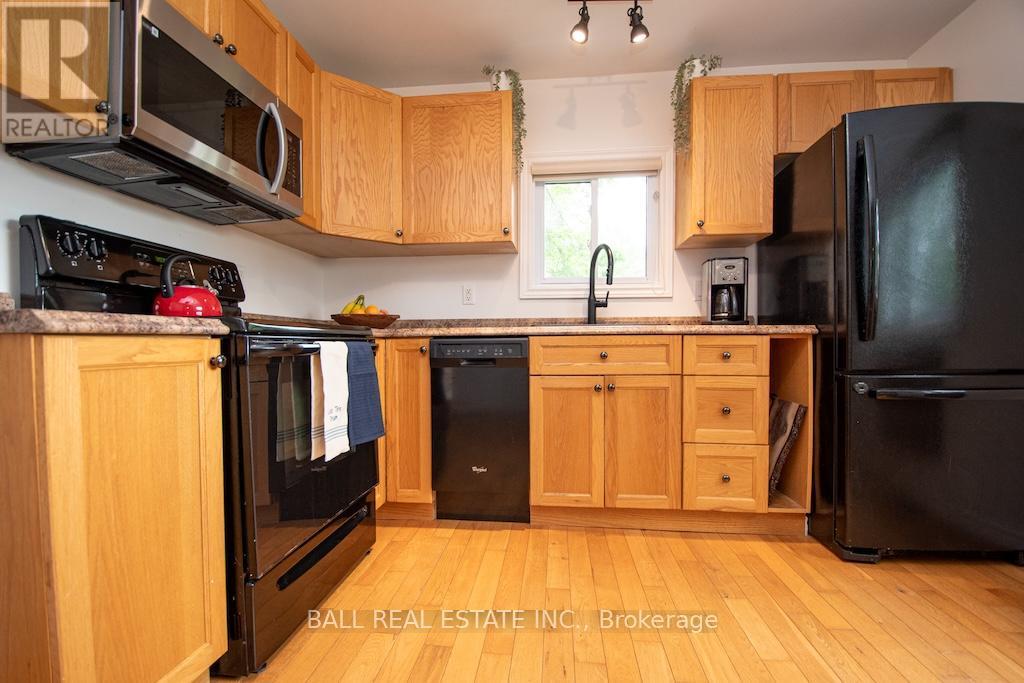 163 Maryland Drive, Selwyn, Ontario  K9J 6X3 - Photo 14 - X12223652