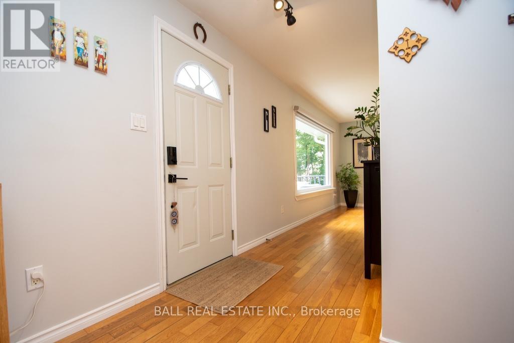 163 Maryland Drive, Selwyn, Ontario  K9J 6X3 - Photo 7 - X12223652