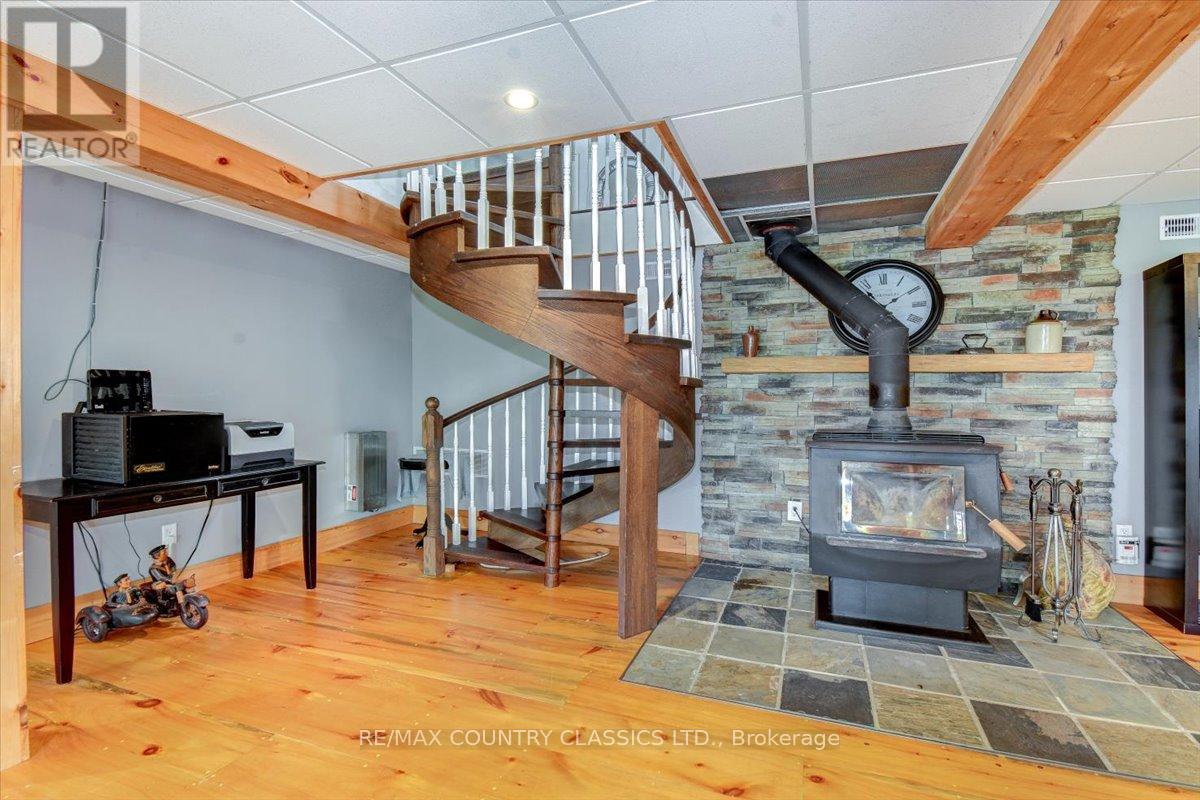 442a Stringer Drive, Faraday, Ontario  K0L 1C0 - Photo 12 - X12223693