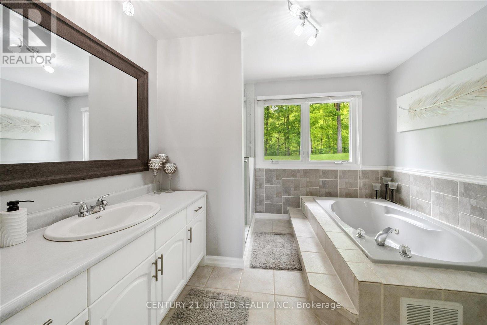 1345 Hetherington Drive, Peterborough North (University Heights), Ontario  K9L 1X5 - Photo 24 - X12223749
