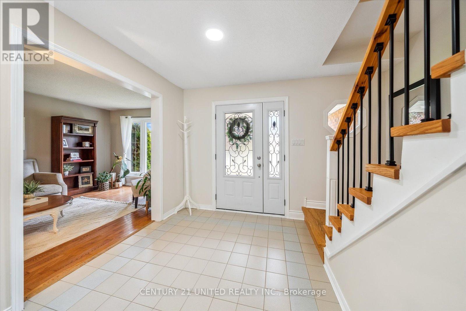 1345 Hetherington Drive, Peterborough North (University Heights), Ontario  K9L 1X5 - Photo 5 - X12223749
