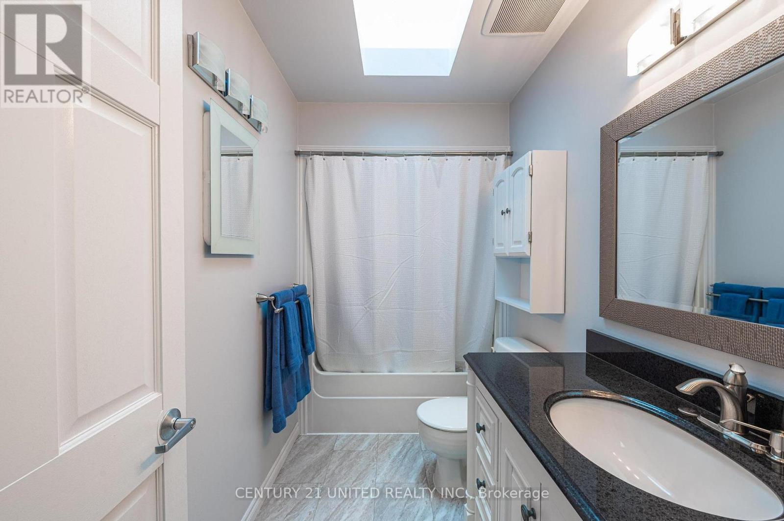 2509 Marsdale Drive, Peterborough East (South), Ontario  K9L 1Z4 - Photo 13 - X12223983