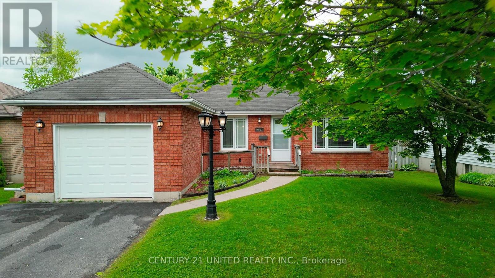 2509 Marsdale Drive, Peterborough East (South), Ontario  K9L 1Z4 - Photo 2 - X12223983
