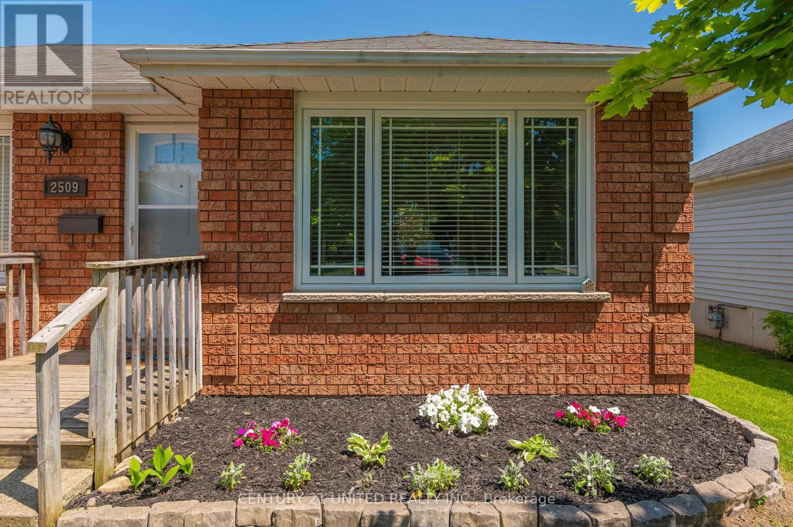 2509 Marsdale Drive, Peterborough East (South), Ontario  K9L 1Z4 - Photo 3 - X12223983