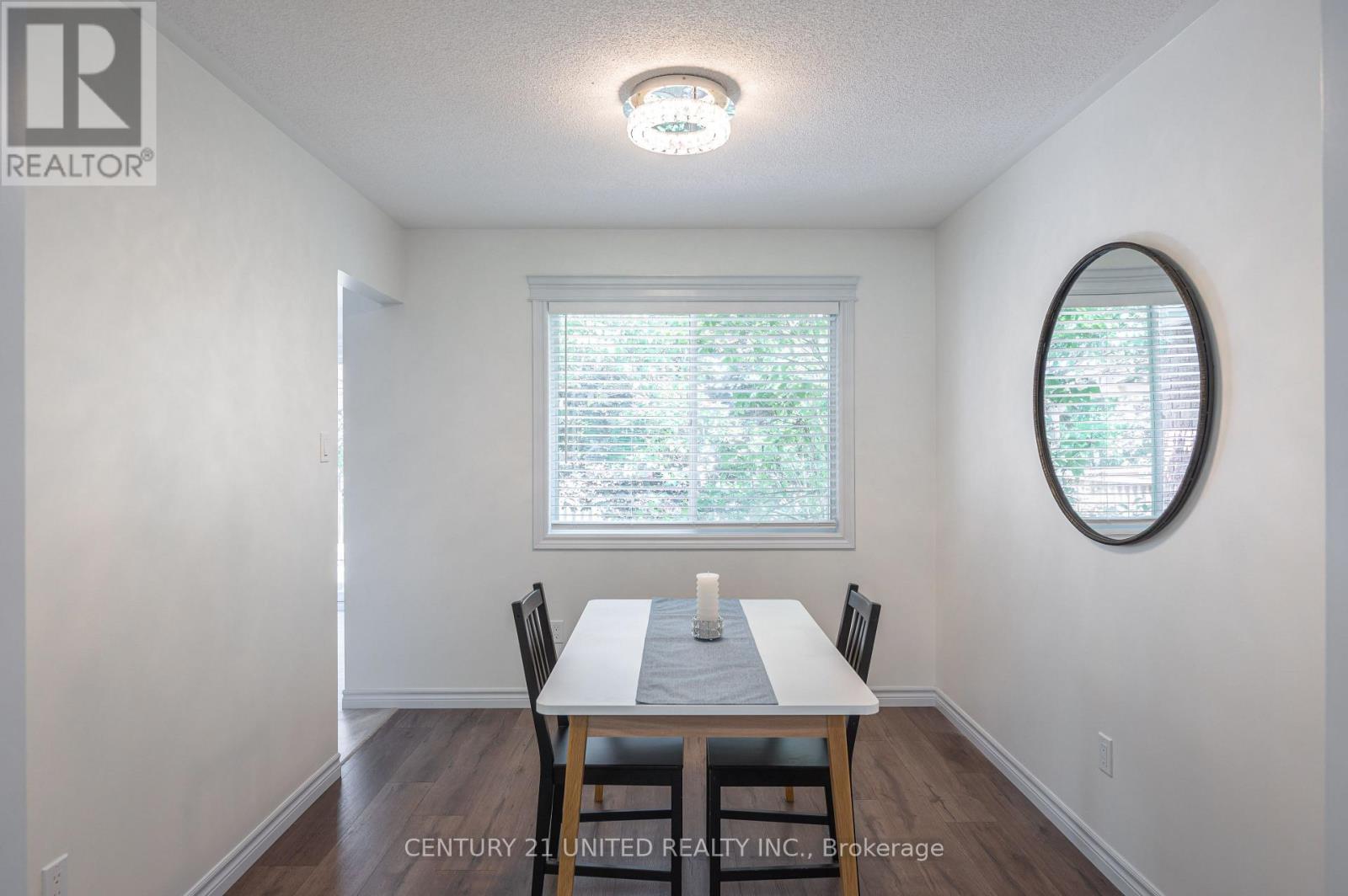 2509 Marsdale Drive, Peterborough East (South), Ontario  K9L 1Z4 - Photo 7 - X12223983