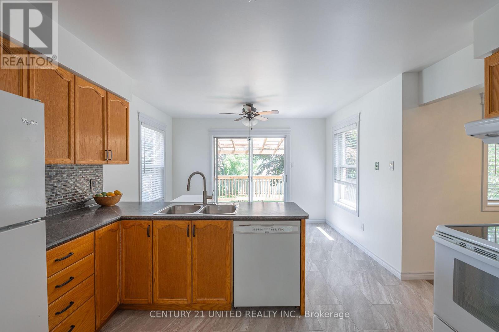 2509 Marsdale Drive, Peterborough East (South), Ontario  K9L 1Z4 - Photo 9 - X12223983