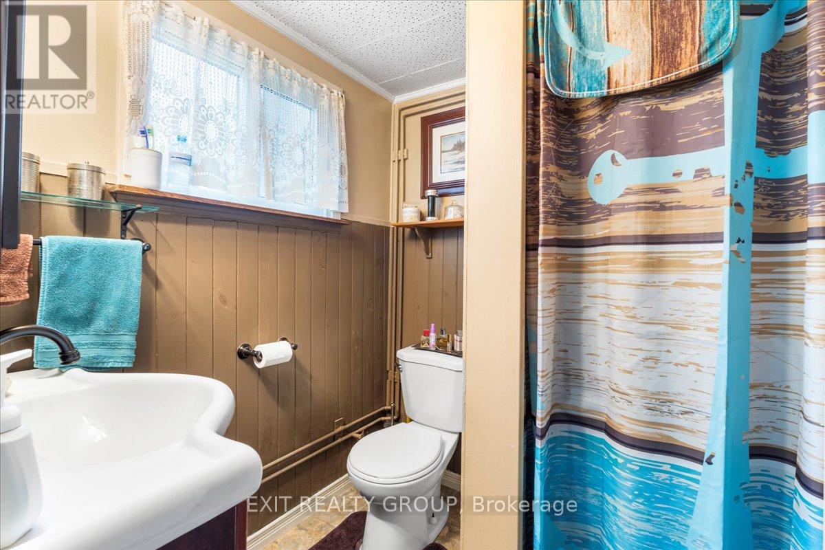 82 Canal Road, Trent Hills (Campbellford), Ontario  K0L 1L0 - Photo 18 - X12224205