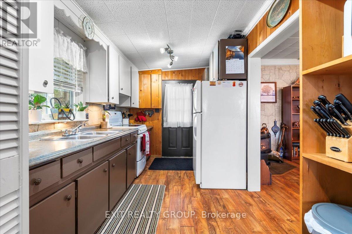 82 Canal Road, Trent Hills (Campbellford), Ontario  K0L 1L0 - Photo 4 - X12224205