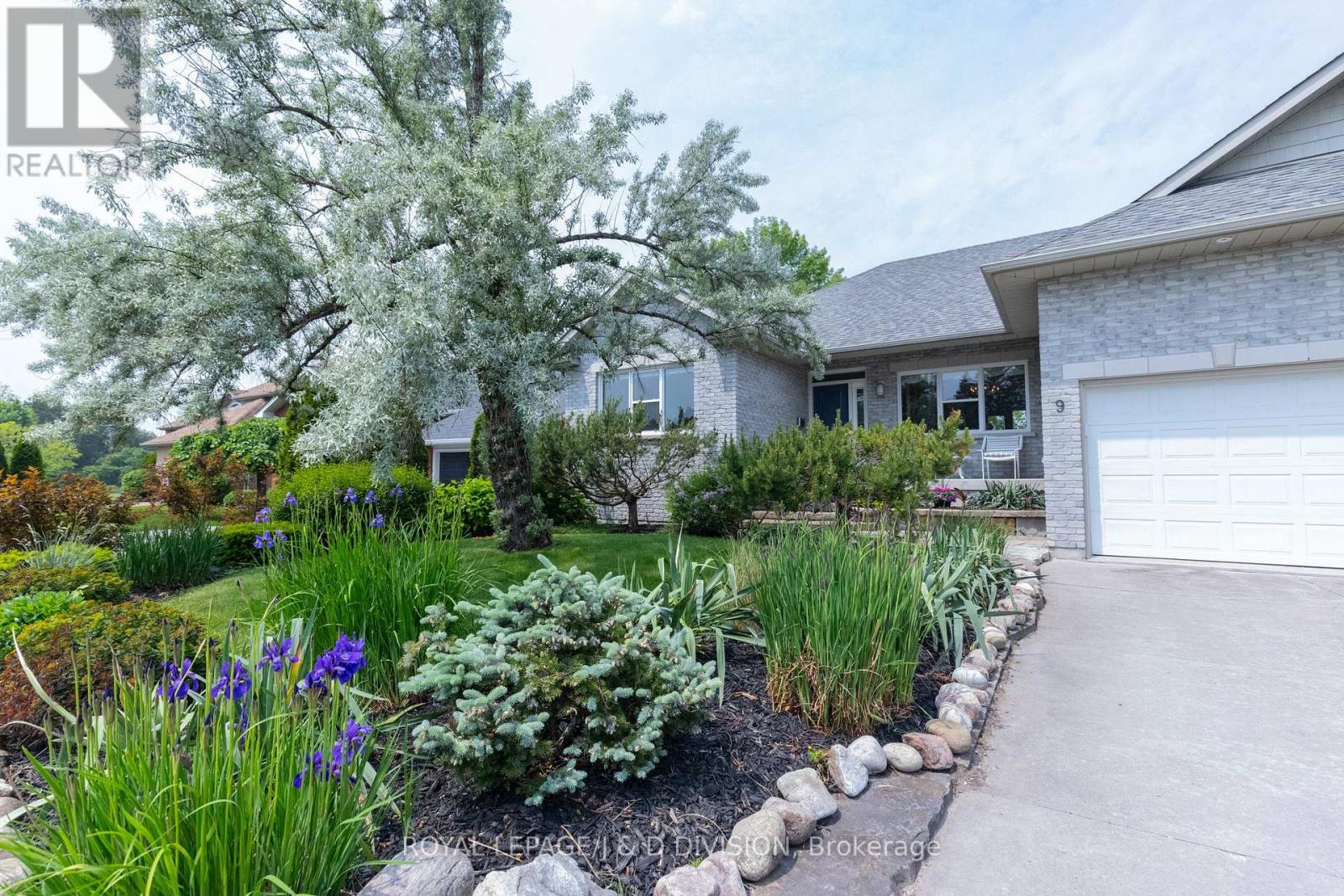 9 VICTORIA AVENUE, selwyn, Ontario