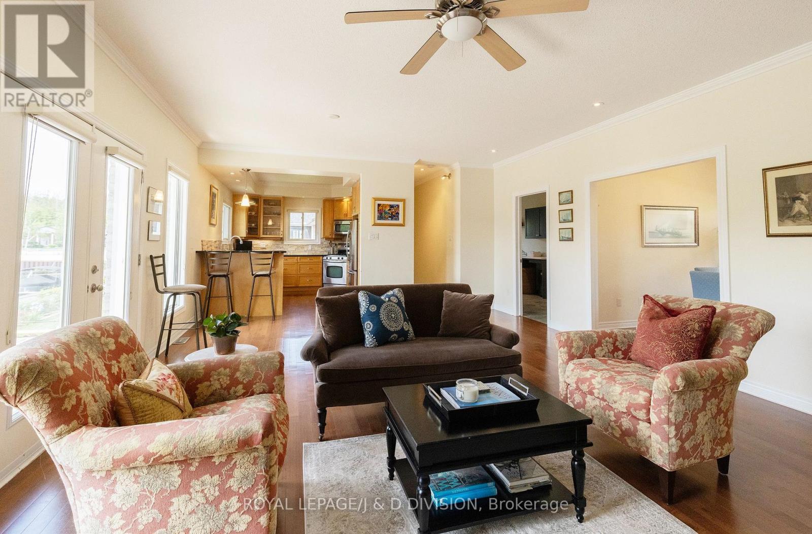 9 Victoria Avenue, Selwyn, Ontario  K0L 2H0 - Photo 5 - X12224246