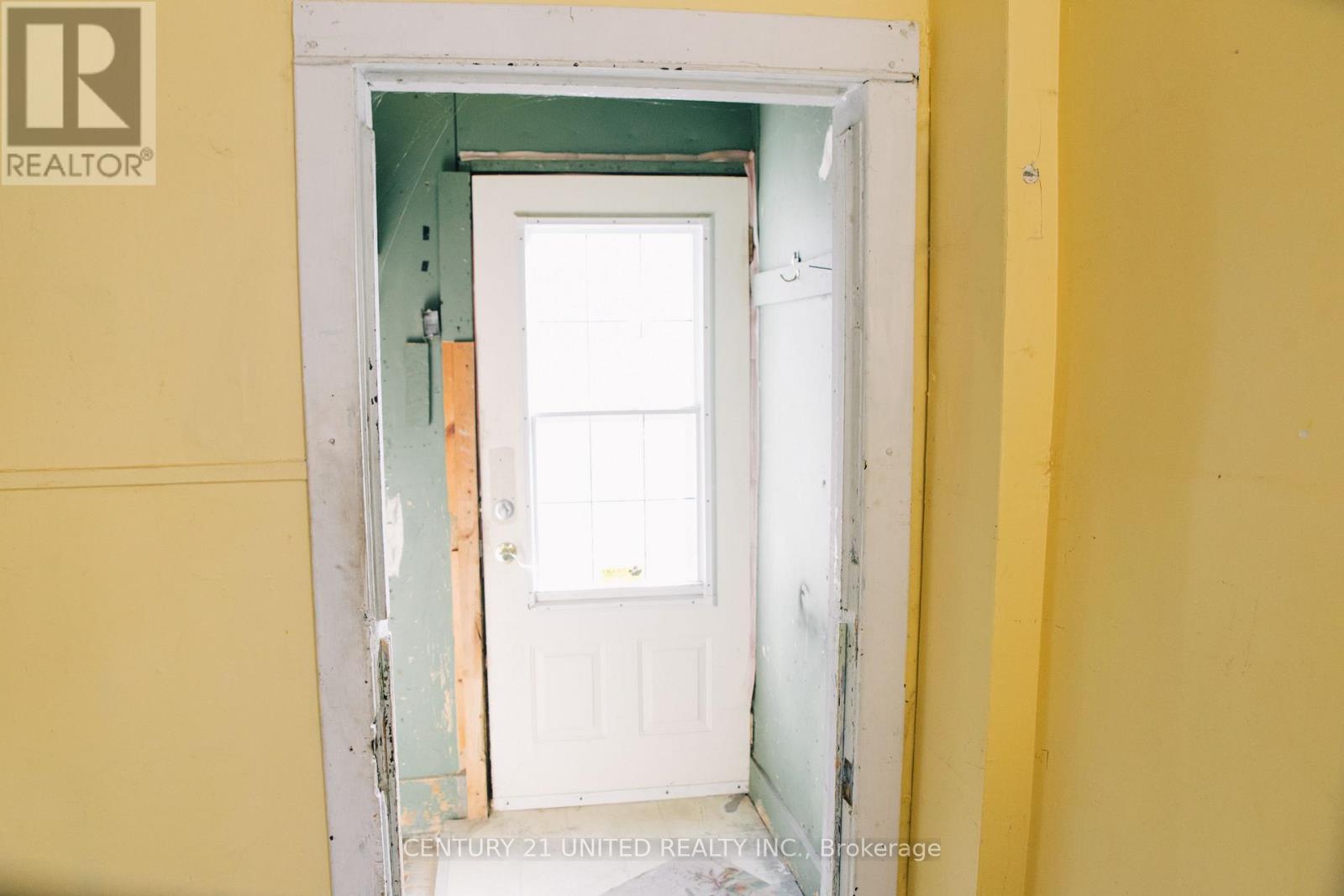 299 Sherbrooke Street, Peterborough Central (North), Ontario  K9J 2N7 - Photo 8 - X12224463