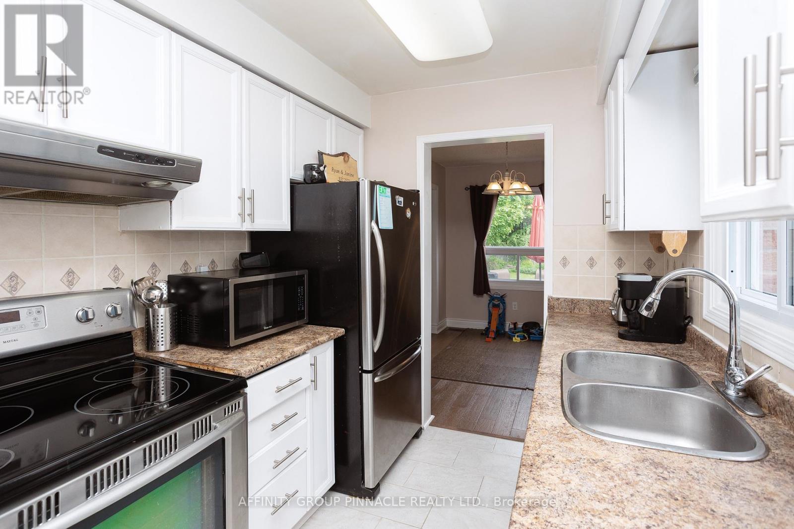 26 Flavelle Crescent, Kawartha Lakes (Lindsay), Ontario  K9V 6E3 - Photo 10 - X12224477