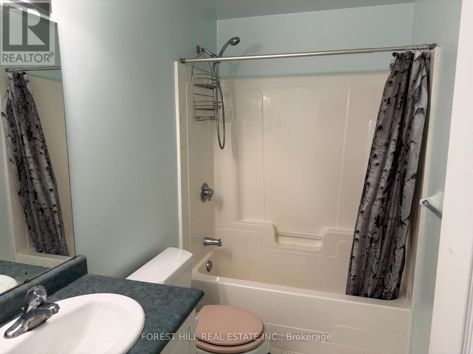 1013 Silverdale Road, Peterborough West (Central), Ontario  K9J 7W5 - Photo 6 - X12224577