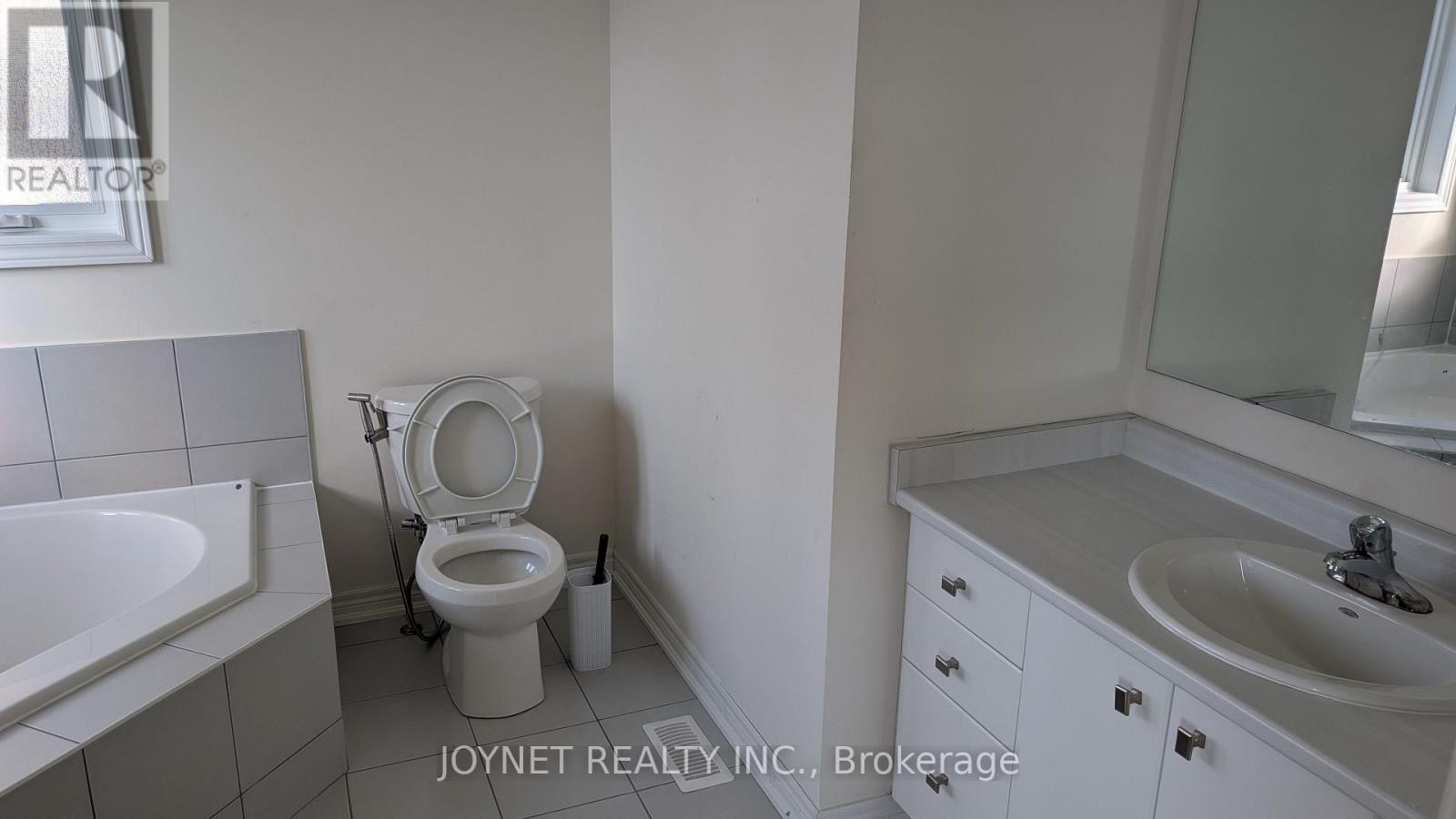 904 Bamford Terrace, Peterborough North (North), Ontario  K9K 0H3 - Photo 11 - X12225012