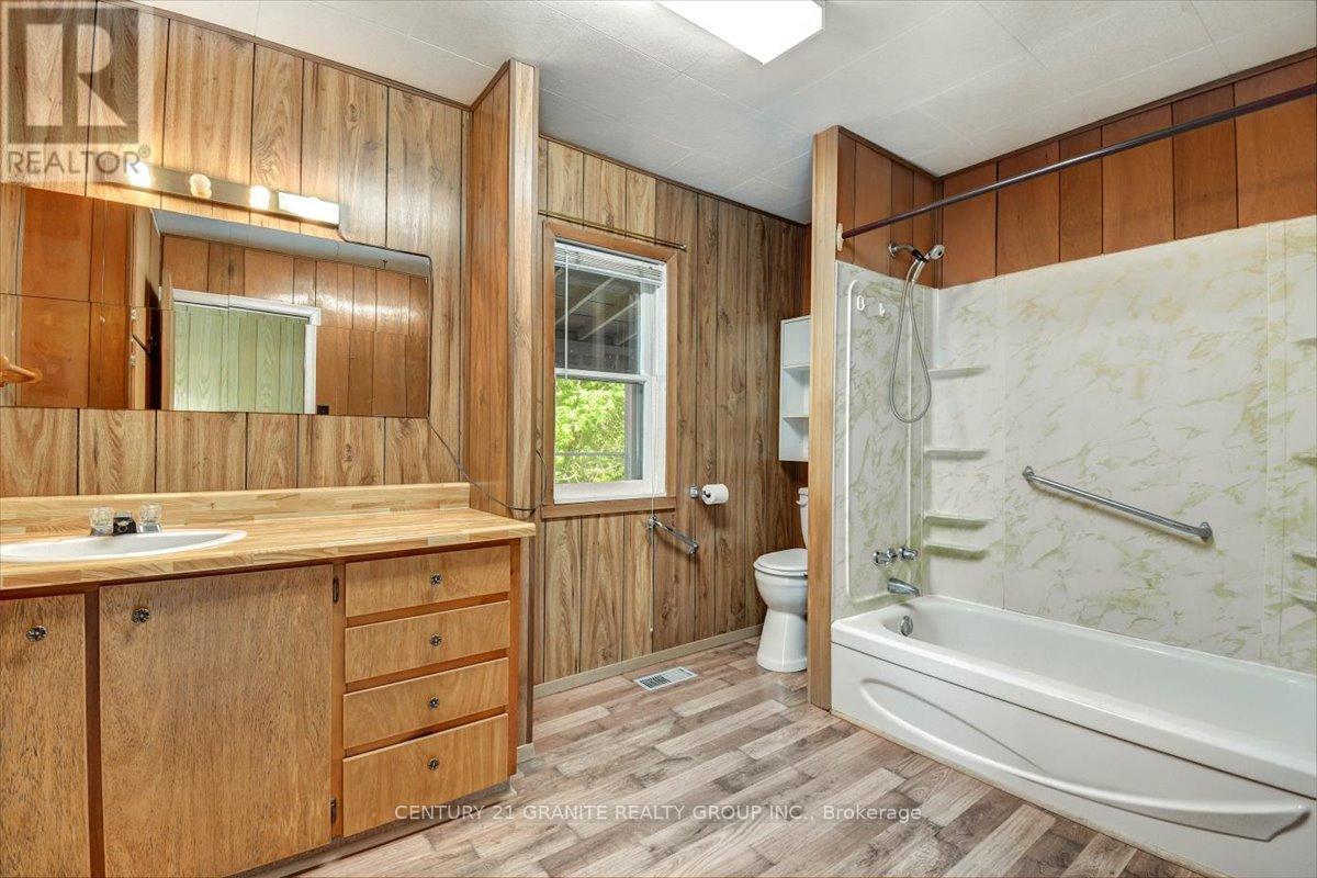 148 Upper Turriff Road, Bancroft (Dungannon Ward), Ontario  K0L 1C0 - Photo 13 - X12225450
