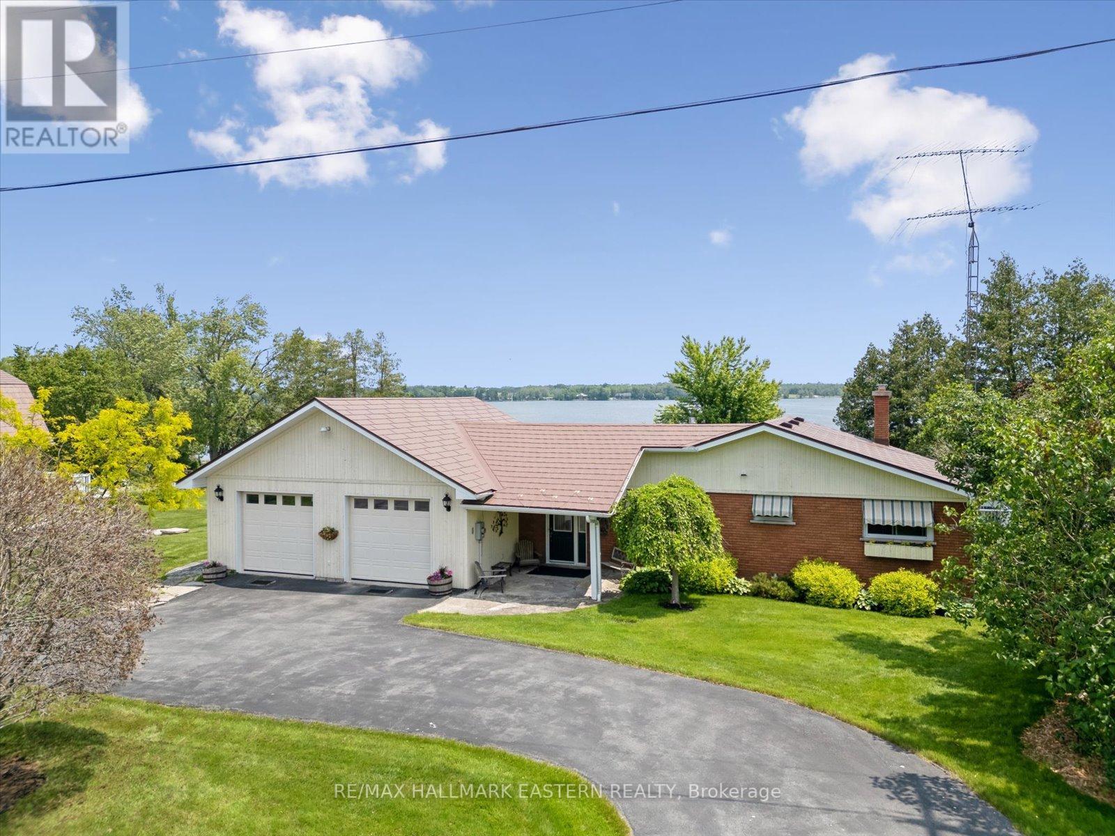 1105 Connaught Drive, Selwyn, Ontario  K0L 1T0 - Photo 2 - X12225460