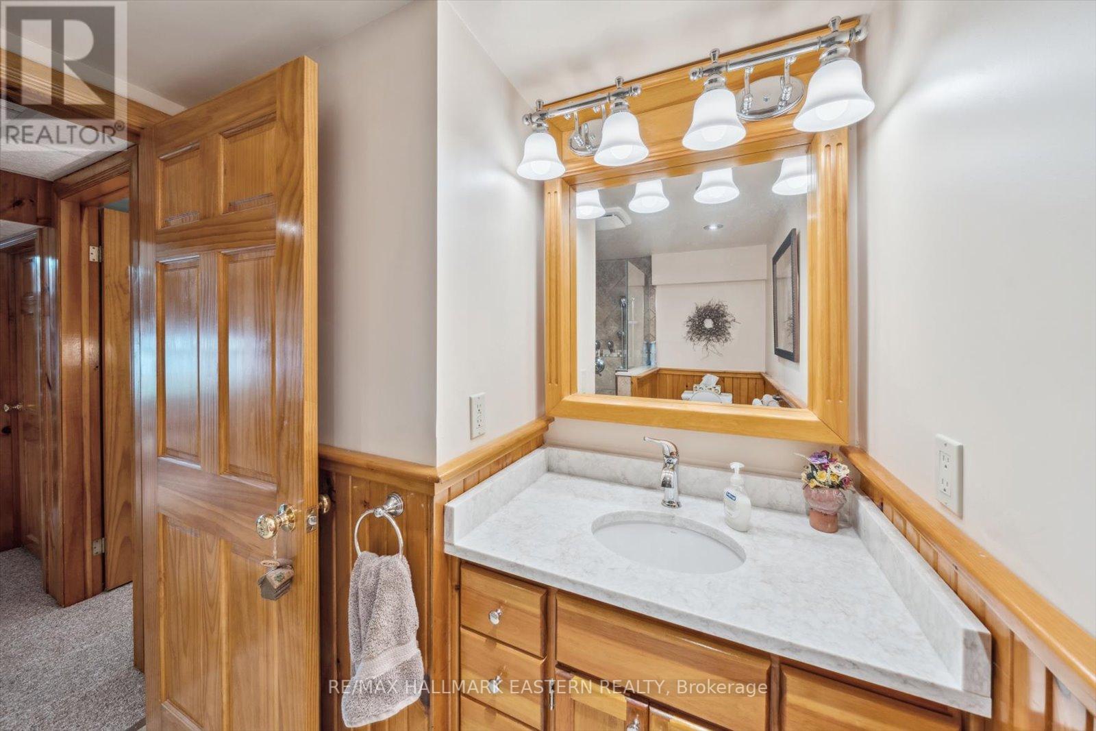 1105 Connaught Drive, Selwyn, Ontario  K0L 1T0 - Photo 29 - X12225460