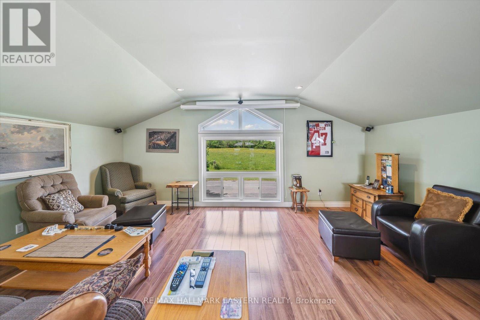 1105 Connaught Drive, Selwyn, Ontario  K0L 1T0 - Photo 36 - X12225460
