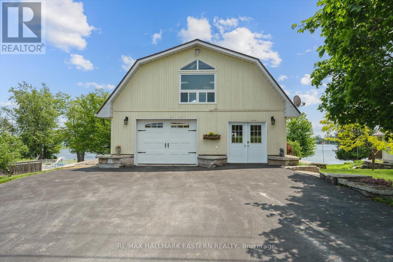 1105 Connaught Drive, Selwyn, Ontario  K0L 1T0 - Photo 4 - X12225460