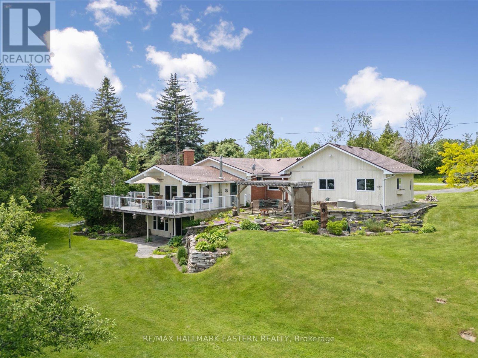 1105 Connaught Drive, Selwyn, Ontario  K0L 1T0 - Photo 45 - X12225460
