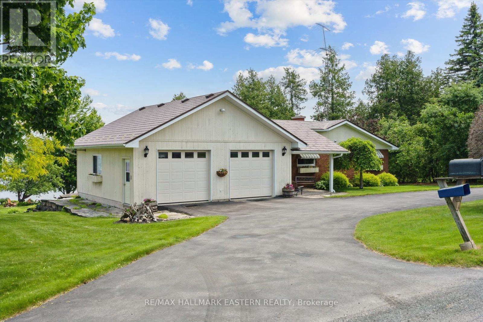 1105 Connaught Drive, Selwyn, Ontario  K0L 1T0 - Photo 5 - X12225460
