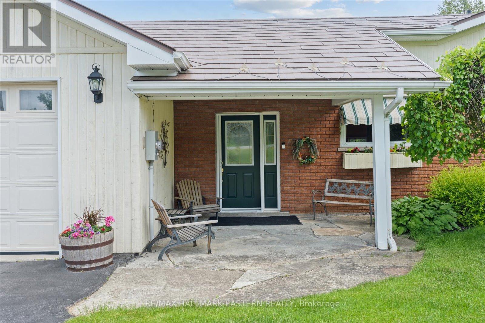 1105 Connaught Drive, Selwyn, Ontario  K0L 1T0 - Photo 6 - X12225460