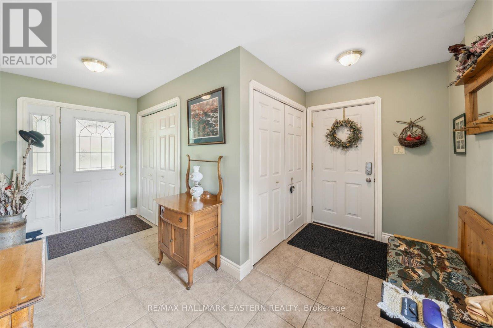 1105 Connaught Drive, Selwyn, Ontario  K0L 1T0 - Photo 7 - X12225460