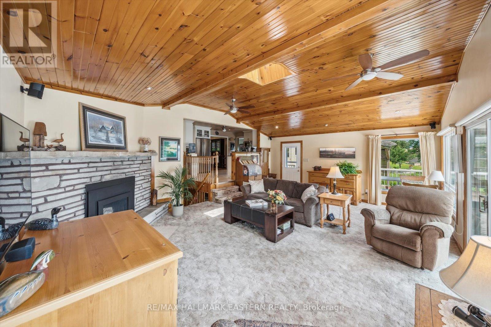 1105 Connaught Drive, Selwyn, Ontario  K0L 1T0 - Photo 9 - X12225460