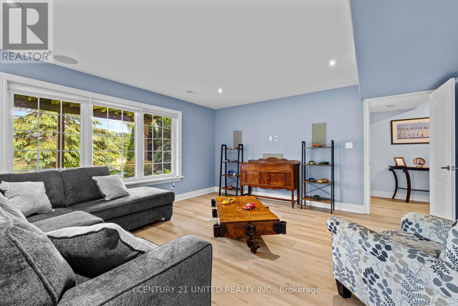 18 - 227 Carnegie Avenue, Peterborough North (University Heights), Ontario  K9L 0B3 - Photo 35 - X12225487