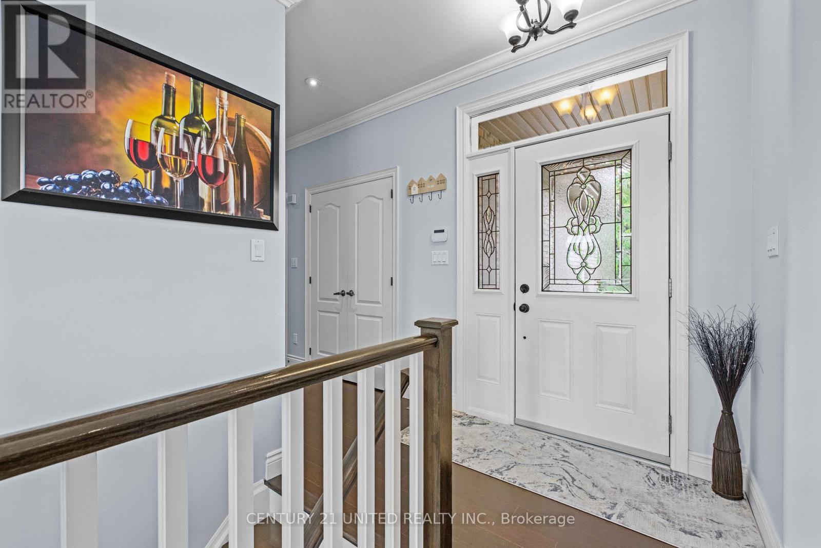 18 - 227 Carnegie Avenue, Peterborough North (University Heights), Ontario  K9L 0B3 - Photo 4 - X12225487
