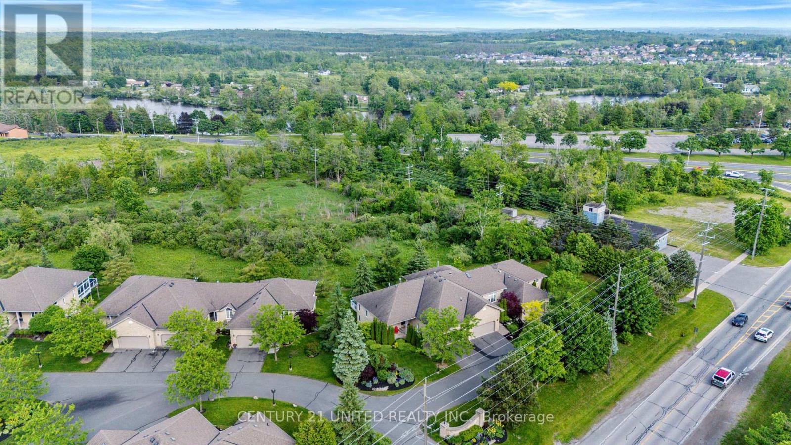 18 - 227 Carnegie Avenue, Peterborough North (University Heights), Ontario  K9L 0B3 - Photo 47 - X12225487