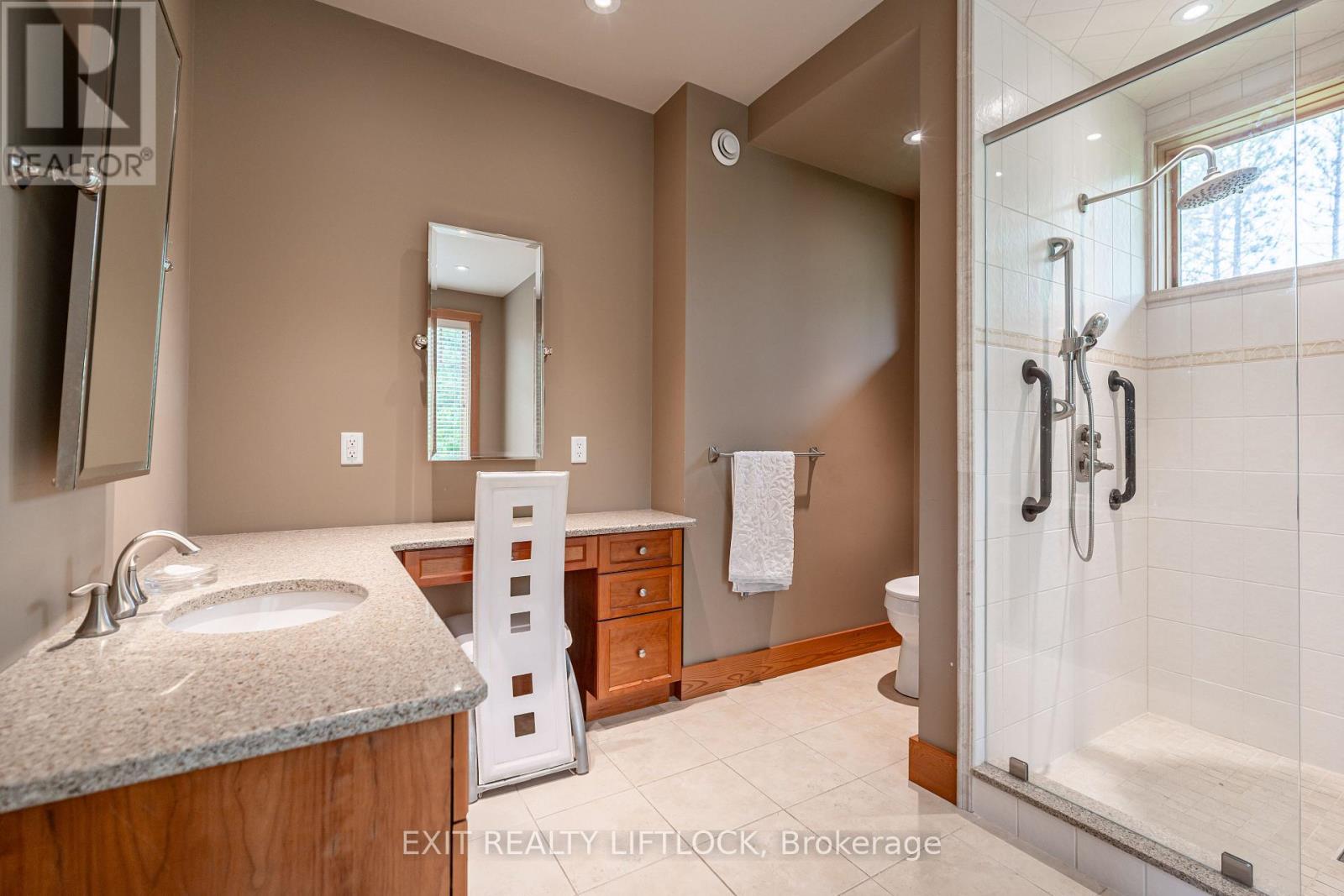 758 Lifford Road, Kawartha Lakes (Manvers), Ontario  L0A 1A0 - Photo 17 - X12226007