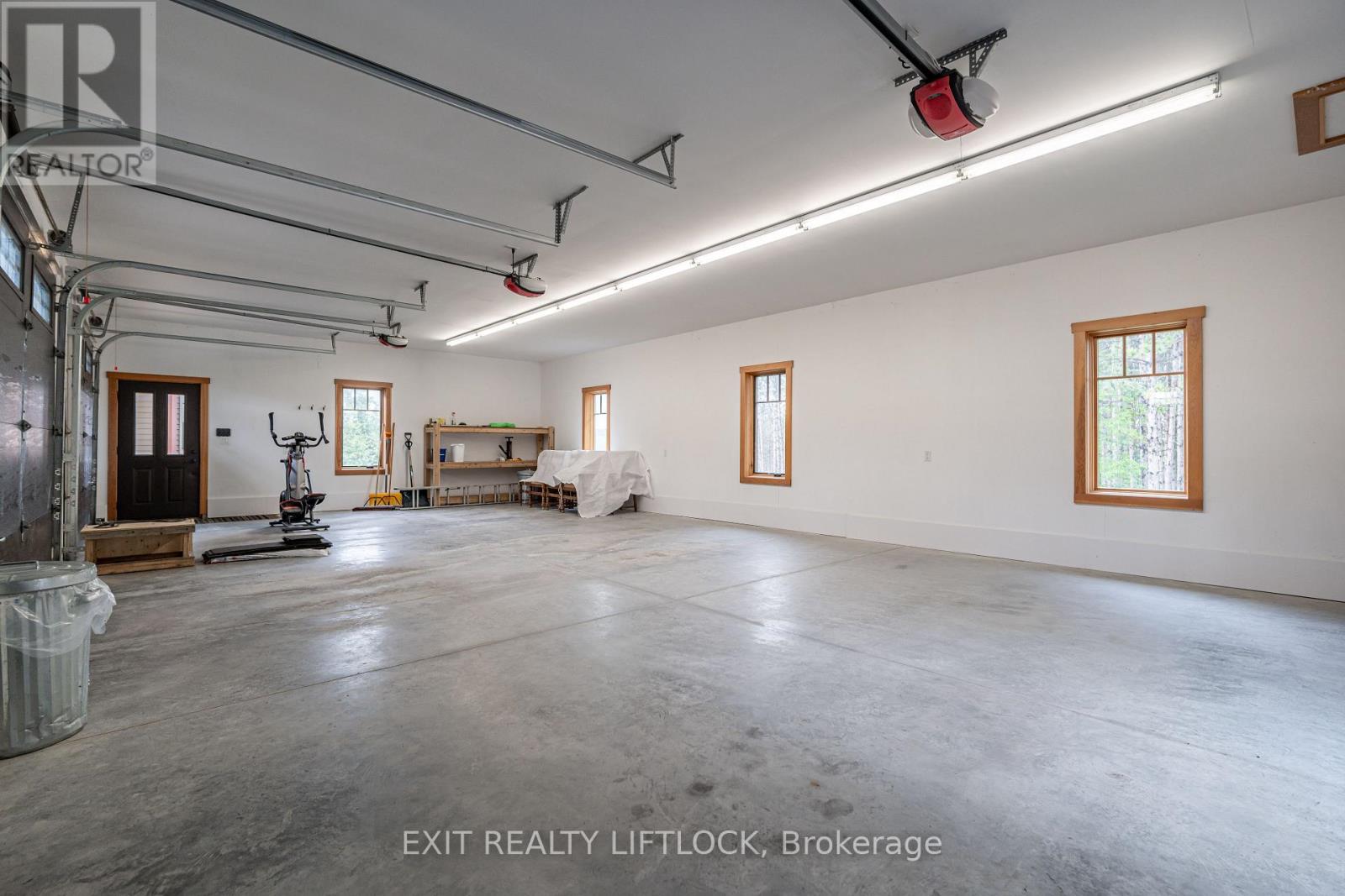 758 Lifford Road, Kawartha Lakes (Manvers), Ontario  L0A 1A0 - Photo 28 - X12226007